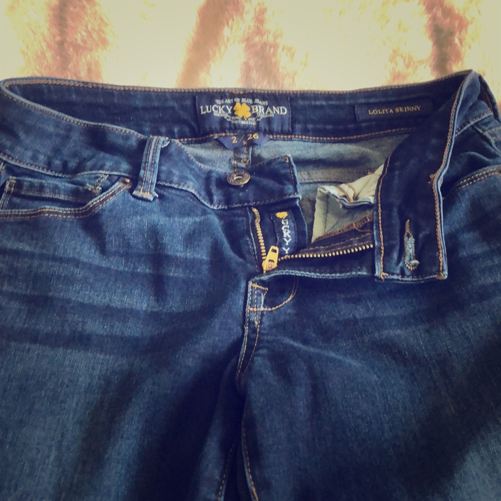 Lucky brand jeans.